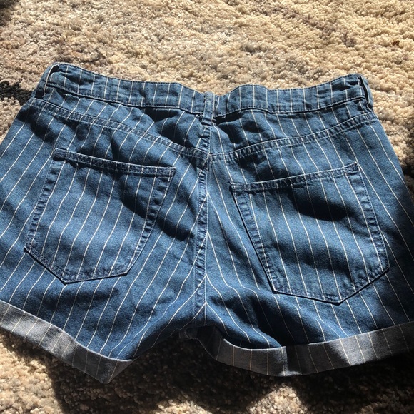 Striped jean shorts - Picture 3 of 4